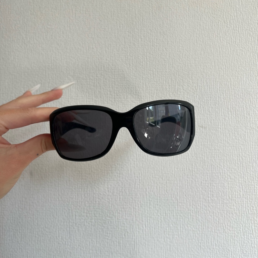 Black sunglasses